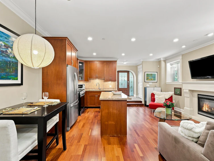 2425 Larch Street, Vancouver, BC, V6K 0A3 - 9