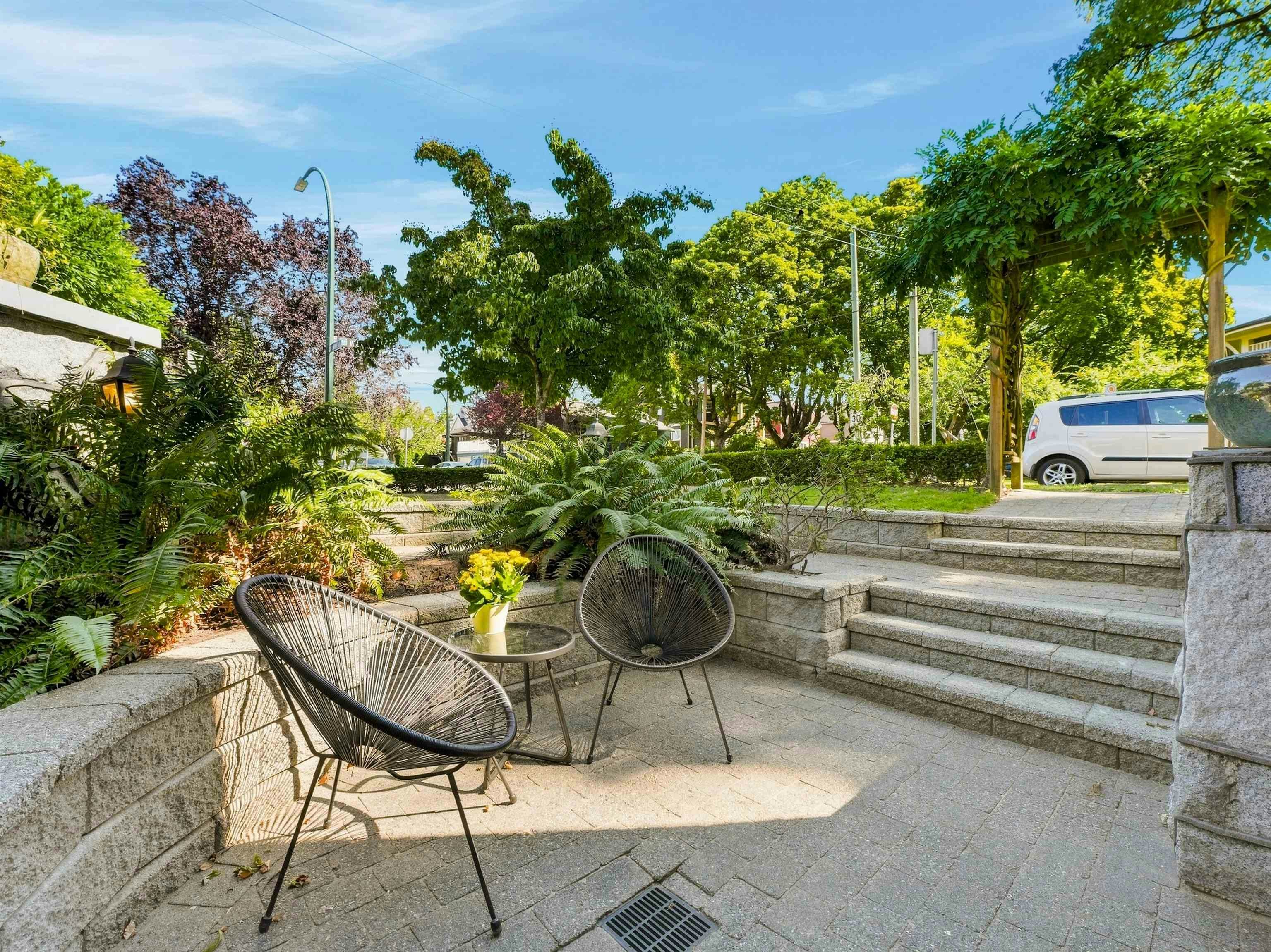 2425 Larch Street - 5