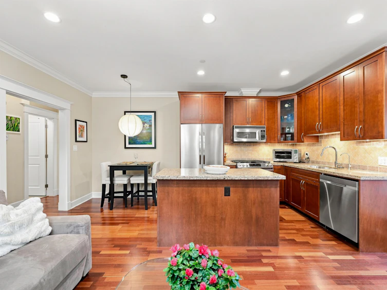 2425 Larch Street, Vancouver, BC, V6K 0A3 - 12