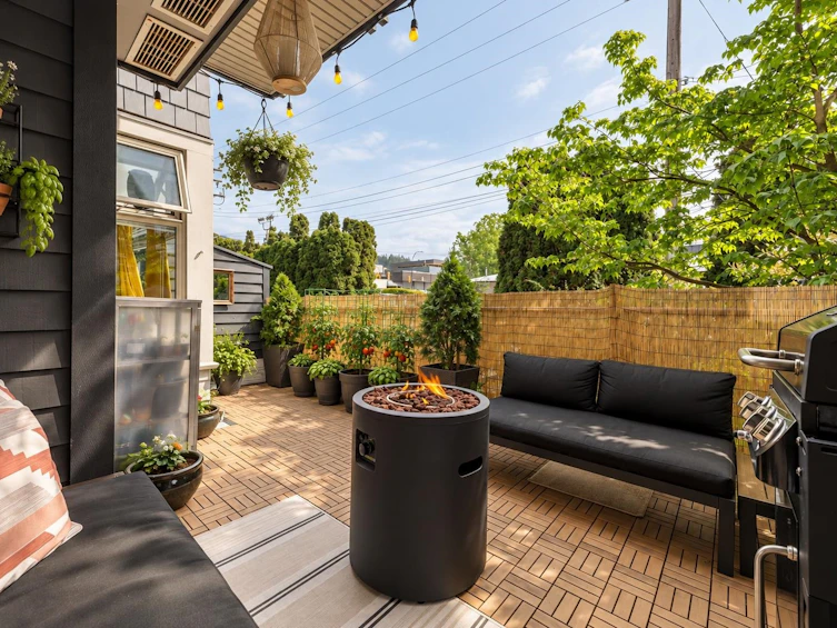 201-118 W 22nd Street, North Vancouver, BC, V7M 1Z9 - 16