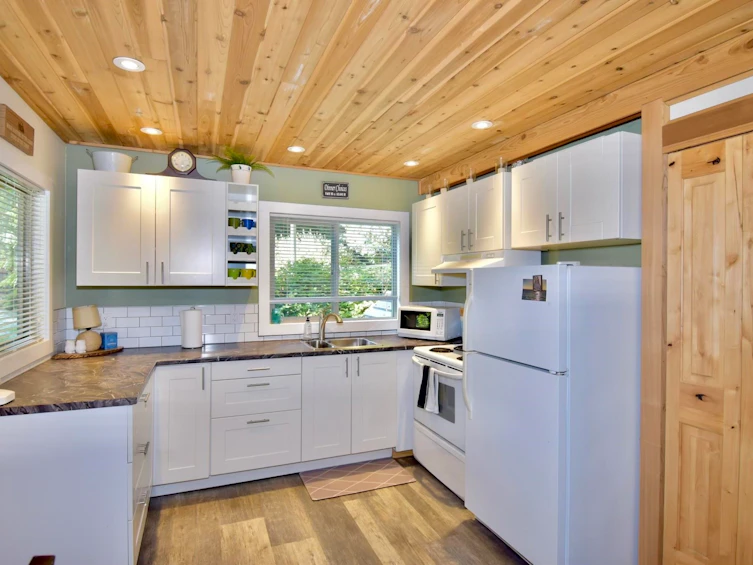 2703 Robinson Road, Roberts Creek, BC, V0N 2W4 - 30