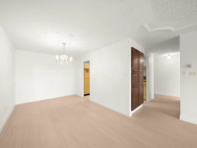 1002-6651 Minoru Boulevard - 4