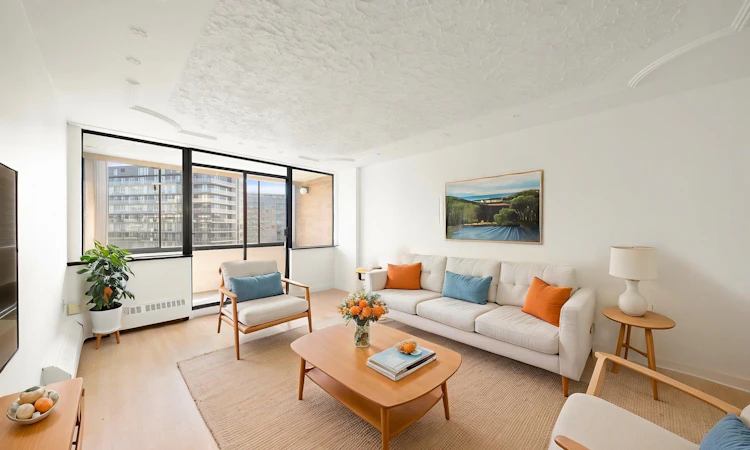 1002-6651 Minoru Boulevard