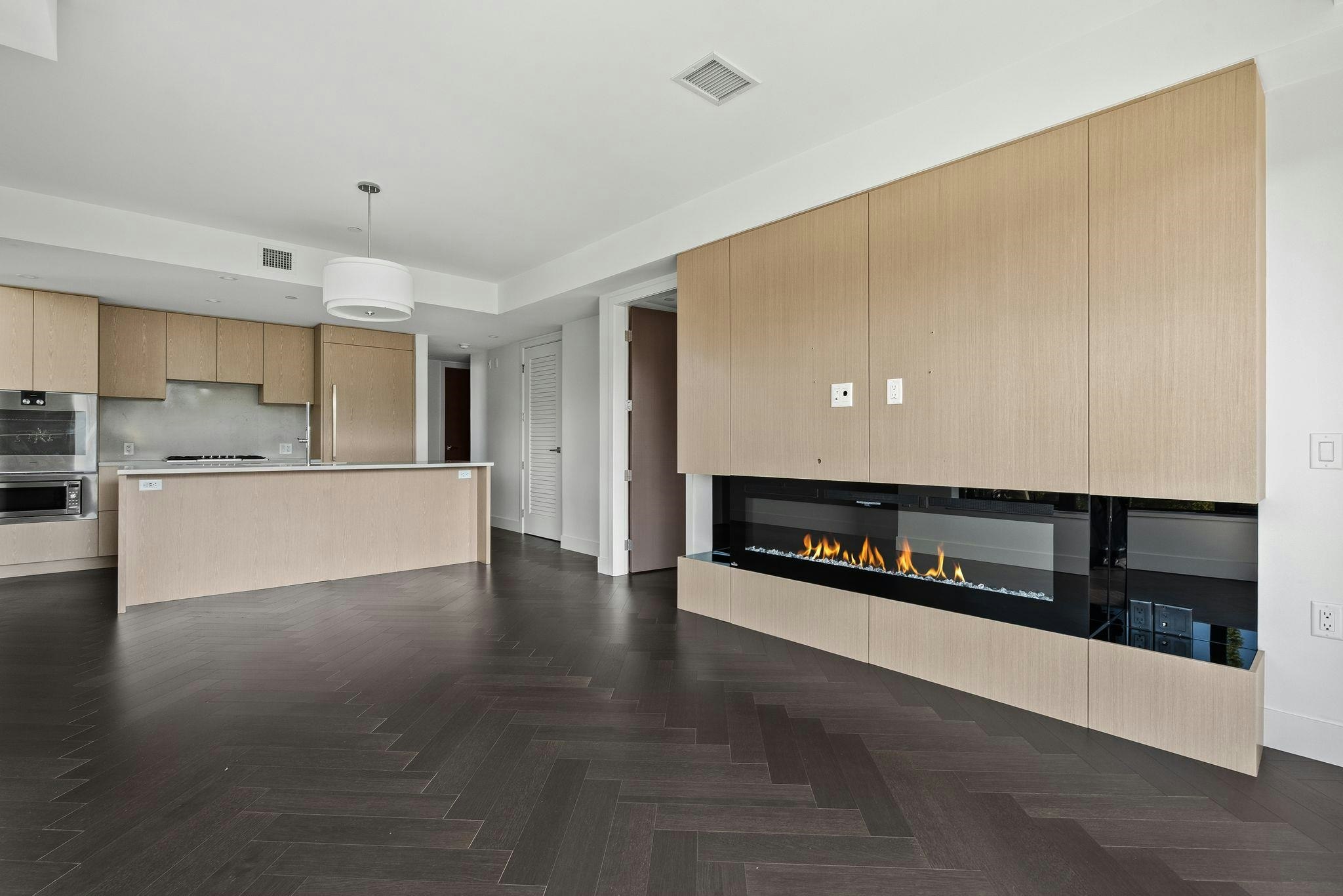 303-633 W King Edward Avenue - 2