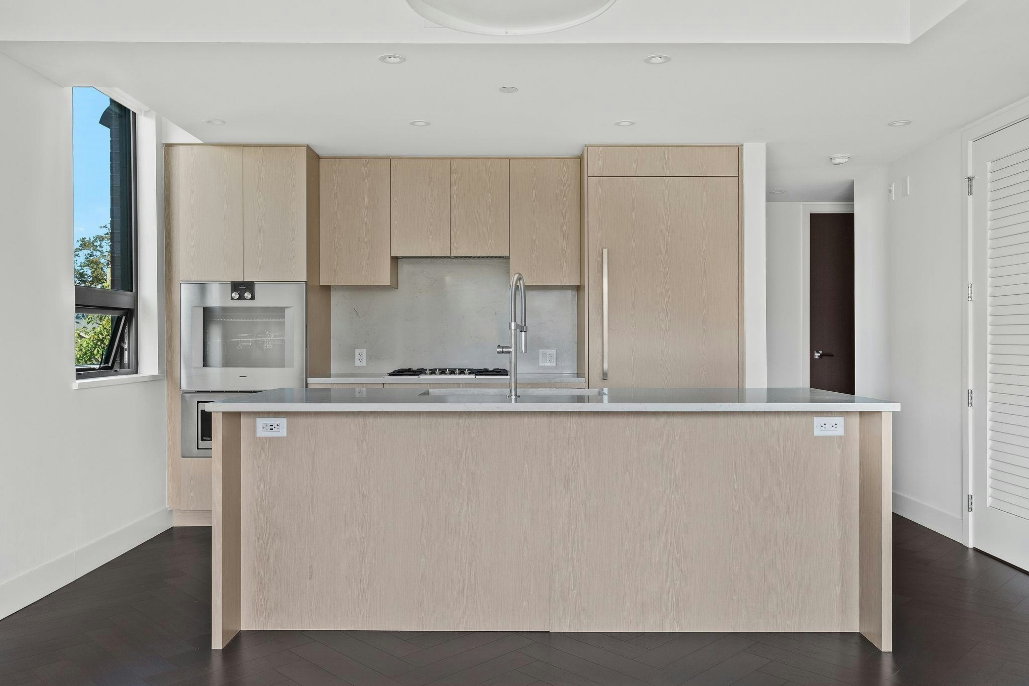 303-633 W King Edward Avenue - 3