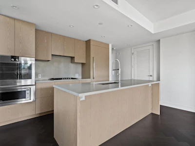 303-633 W King Edward Avenue - 5