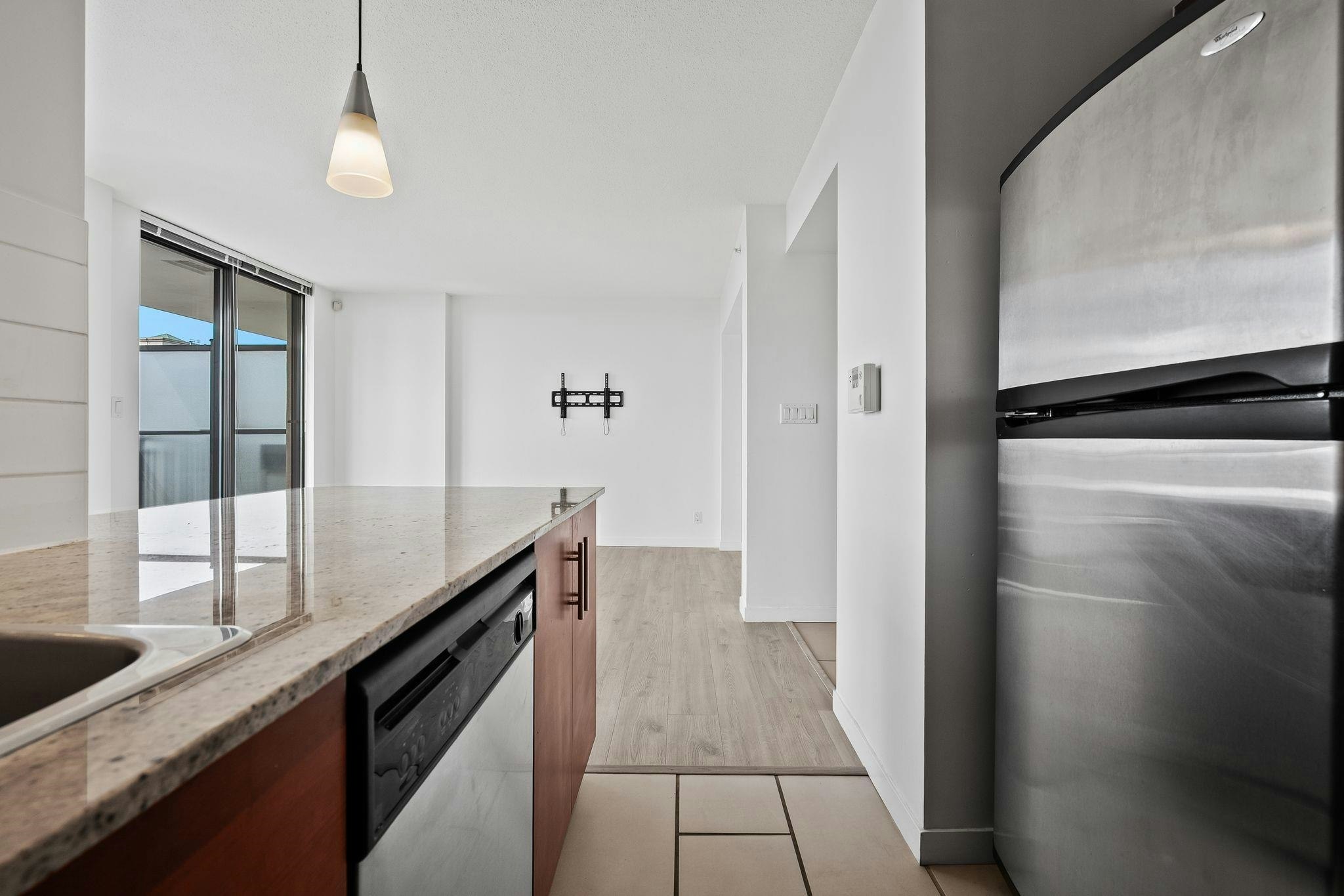 1203-814 Royal Avenue, New Westminster, BC, V3M 1J9 - 7