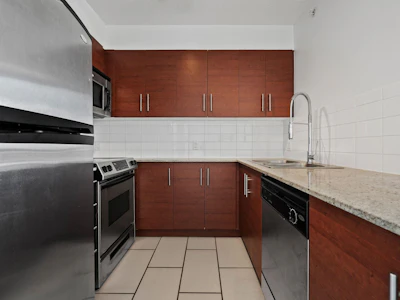 1203-814 Royal Avenue - 5