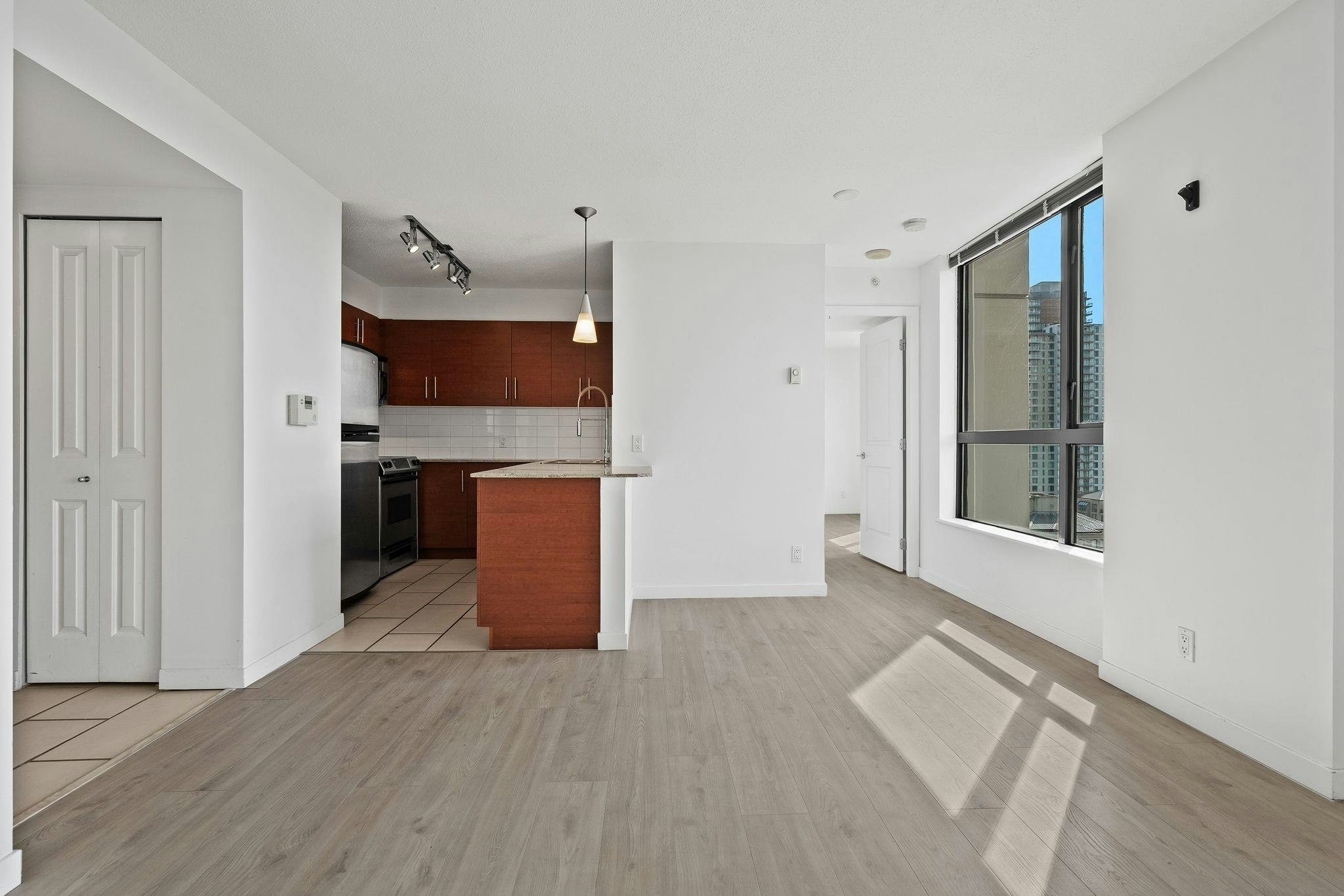 1203-814 Royal Avenue, New Westminster, BC, V3M 1J9 - 12