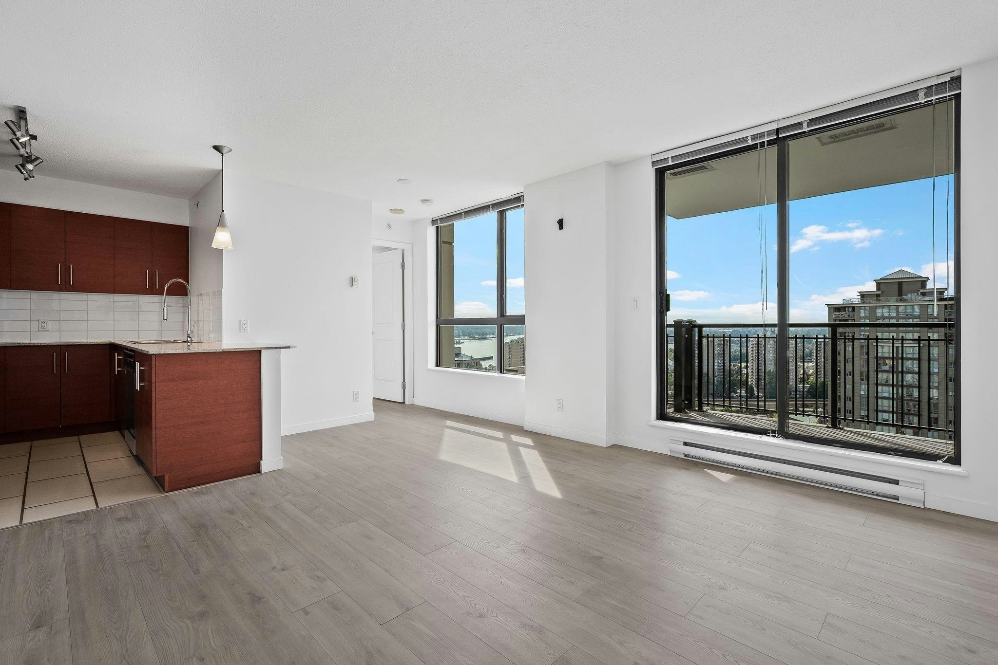 1203-814 Royal Avenue - 4