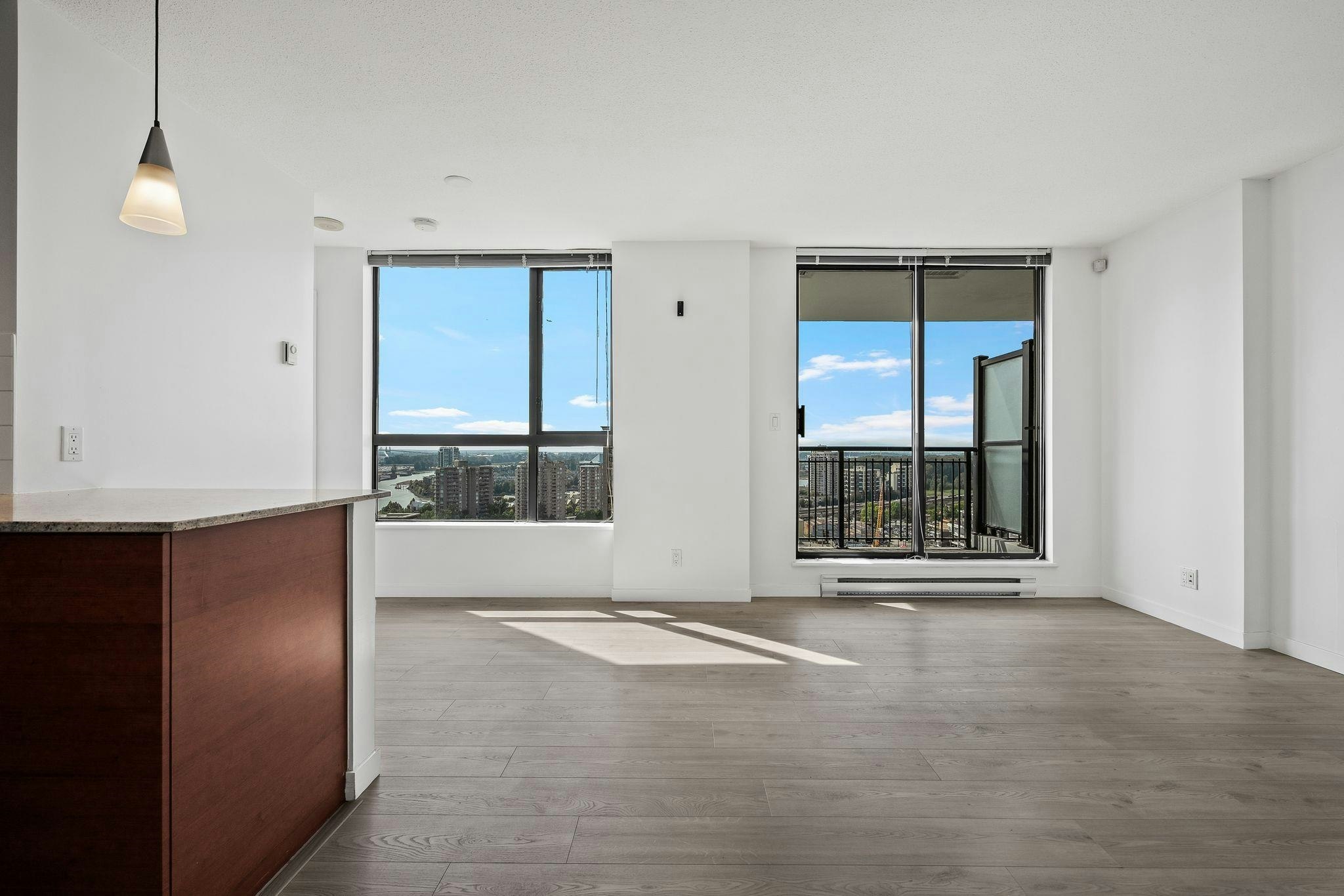 1203-814 Royal Avenue - 2