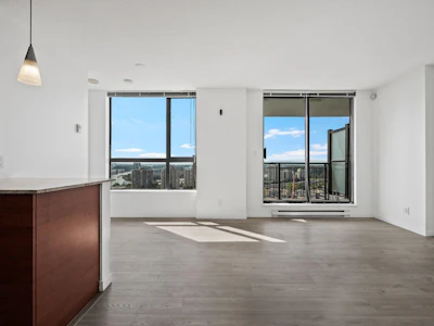 1203-814 Royal Avenue - 2