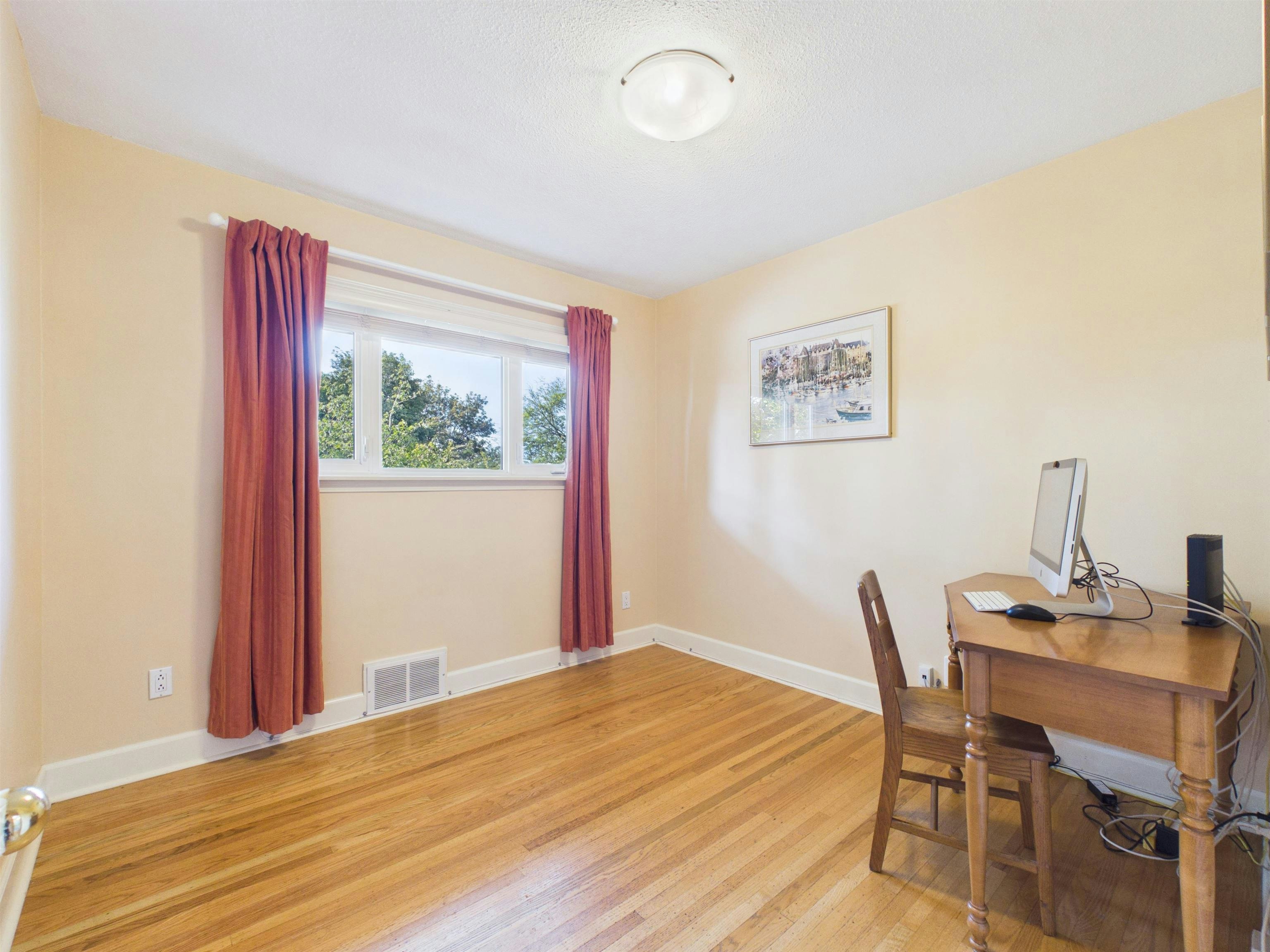 8091 Bradley Avenue, Burnaby, BC, V5J 3T9 - 16