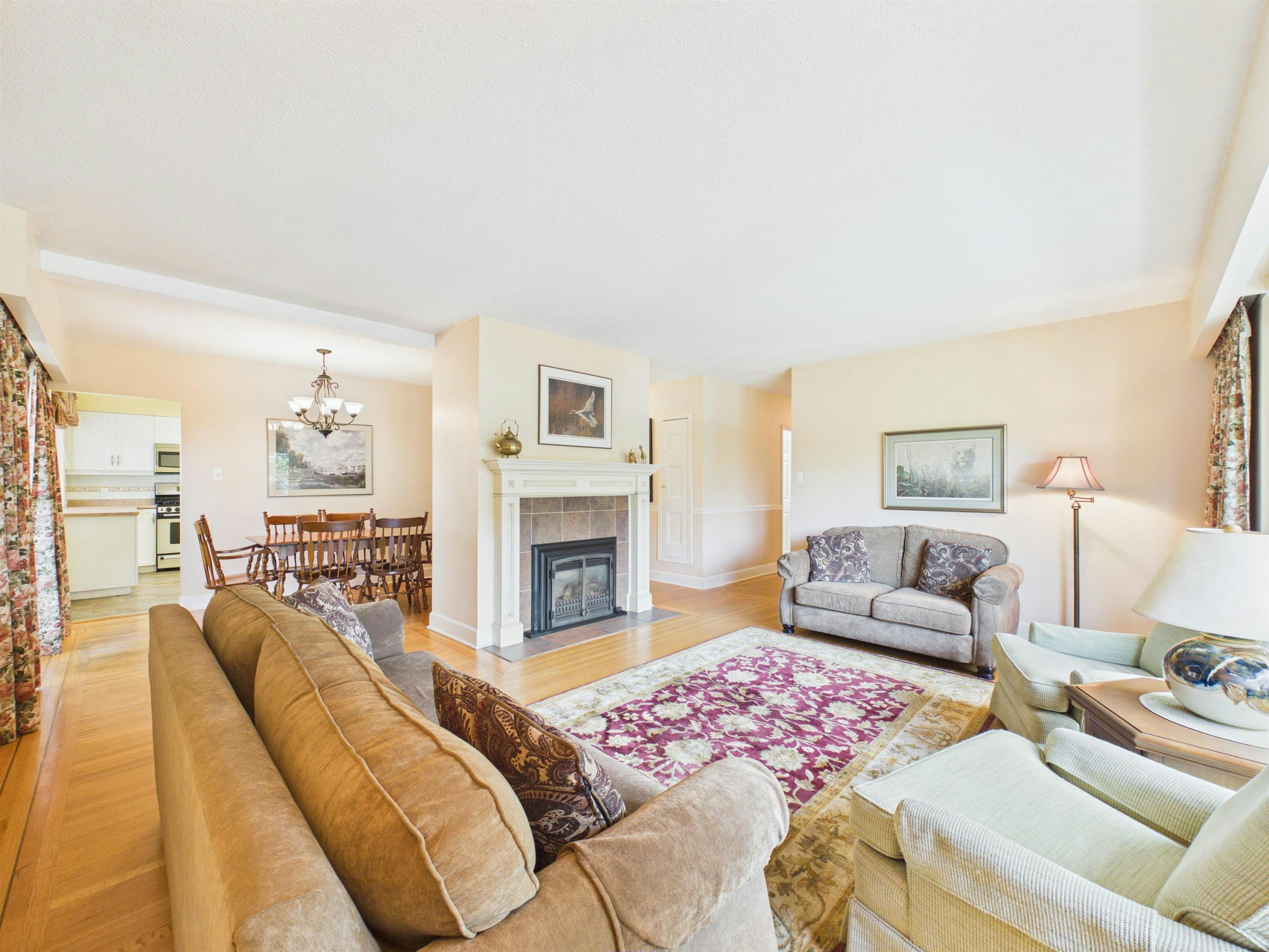 8091 Bradley Avenue, Burnaby, BC, V5J 3T9 - 6
