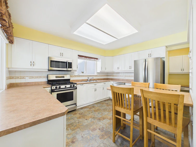 8091 Bradley Avenue, Burnaby, BC, V5J 3T9 - 18