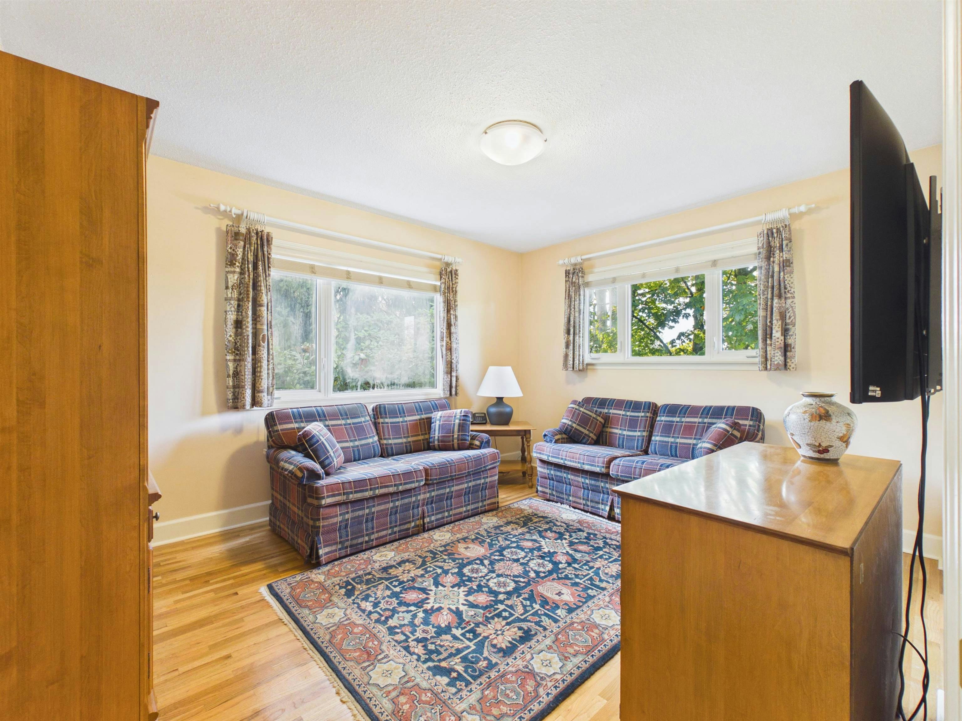 8091 Bradley Avenue, Burnaby, BC, V5J 3T9 - 14
