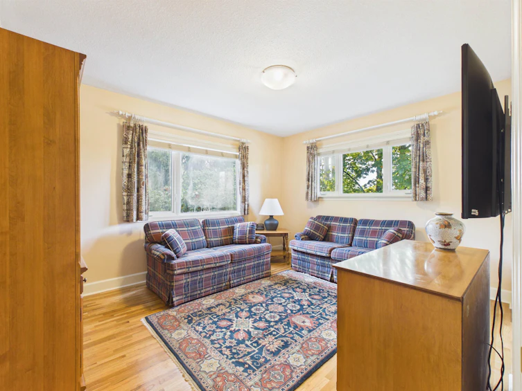 8091 Bradley Avenue, Burnaby, BC, V5J 3T9 - 14