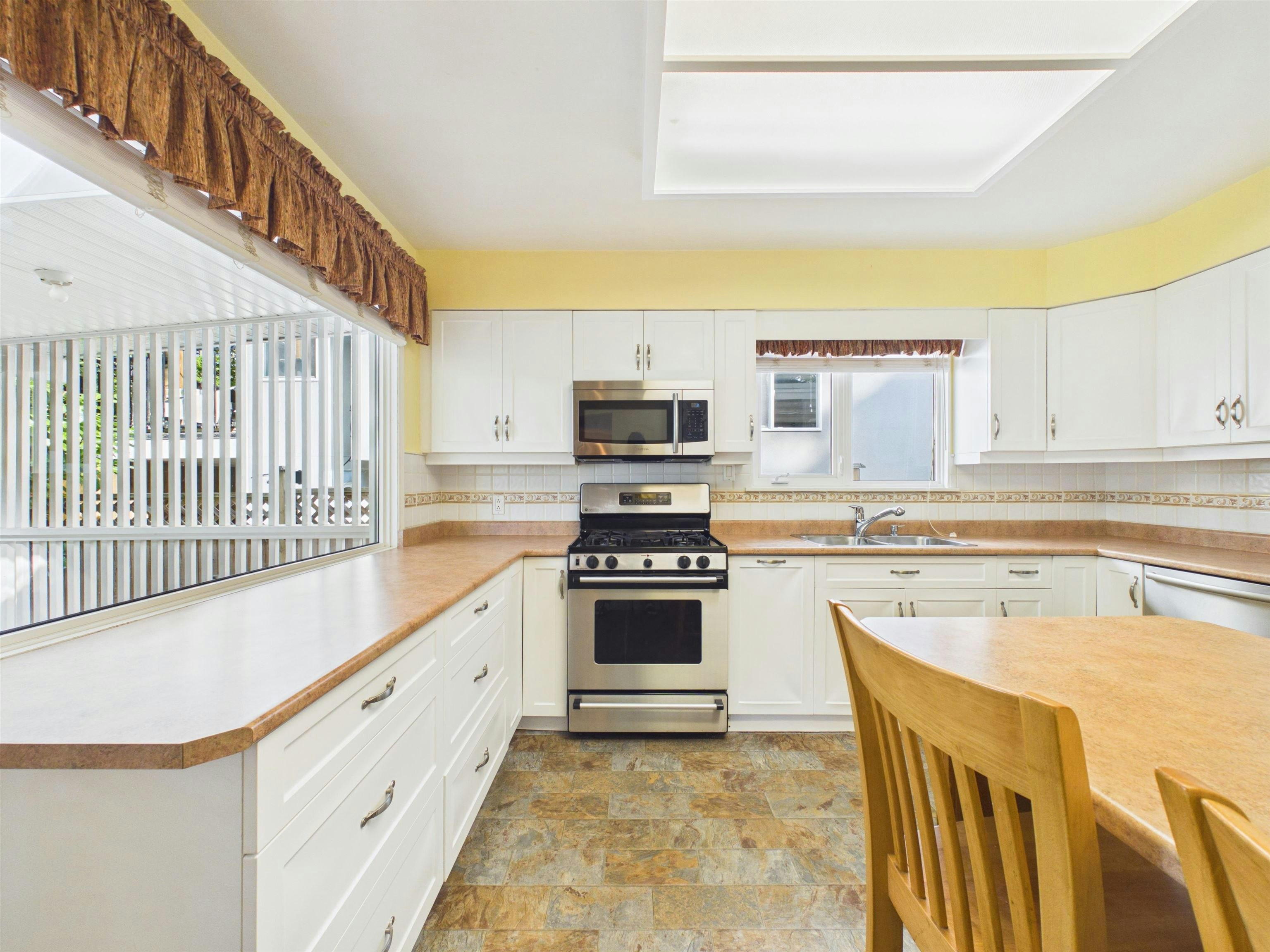 8091 Bradley Avenue, Burnaby, BC, V5J 3T9 - 19