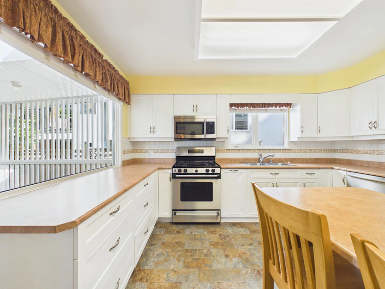 8091 Bradley Avenue, Burnaby, BC, V5J 3T9 - 19