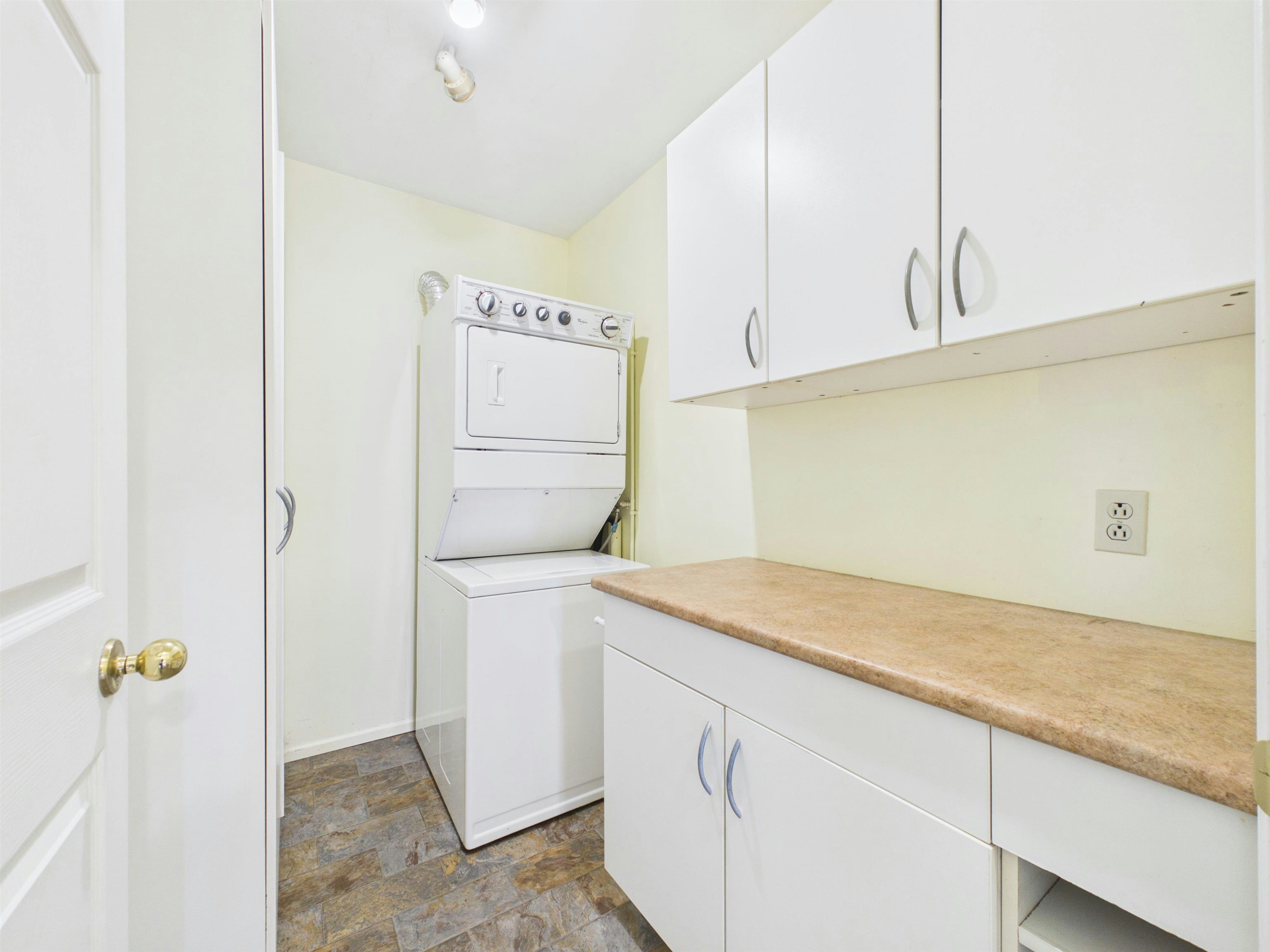 8091 Bradley Avenue, Burnaby, BC, V5J 3T9 - 25