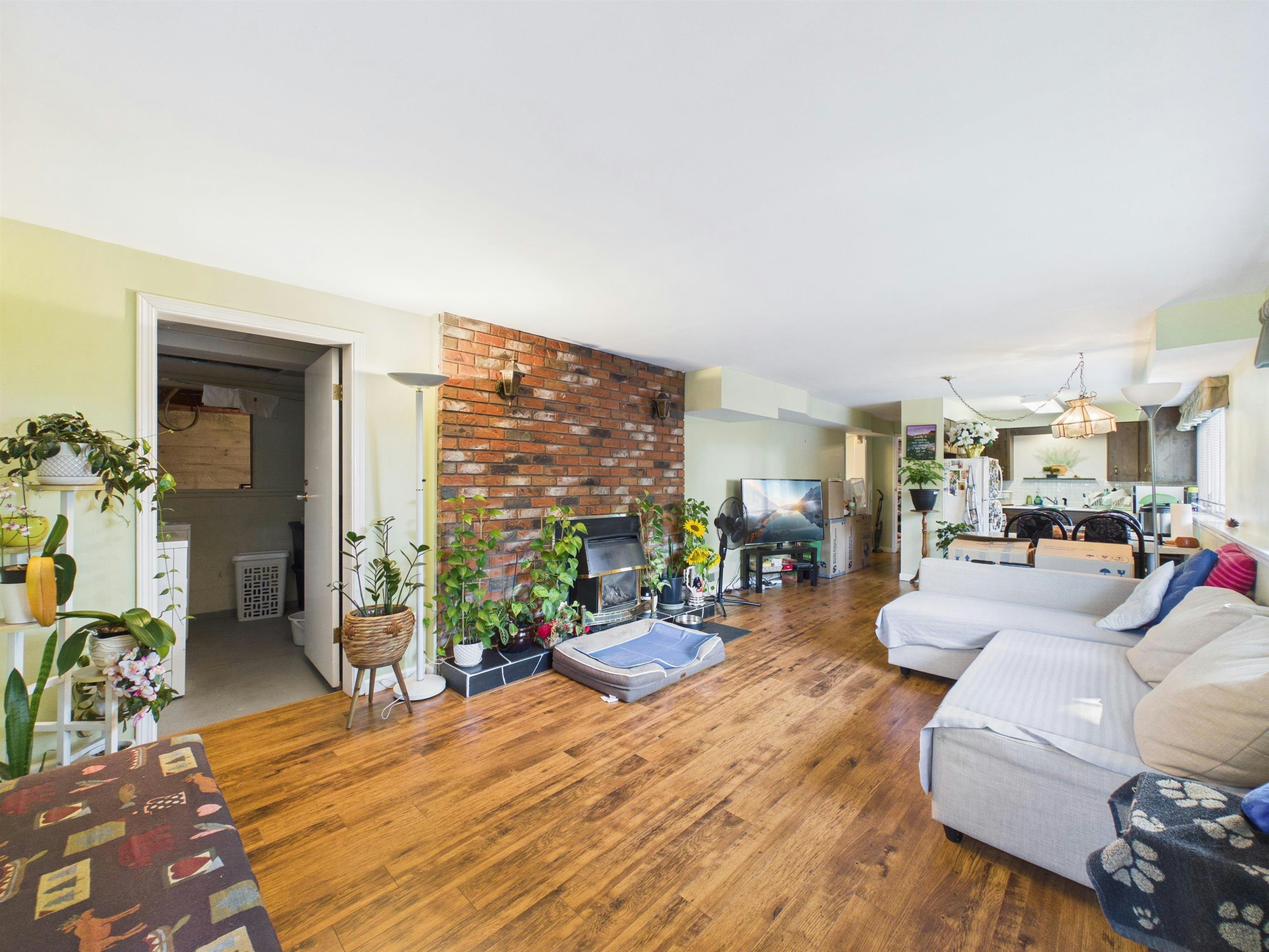 8091 Bradley Avenue, Burnaby, BC, V5J 3T9 - 26