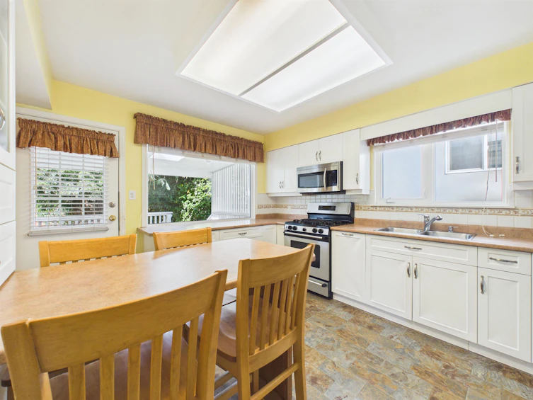 8091 Bradley Avenue, Burnaby, BC, V5J 3T9 - 23