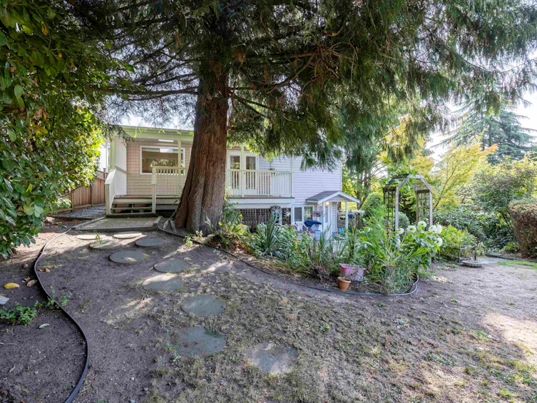 8091 Bradley Avenue, Burnaby, BC, V5J 3T9 - 39