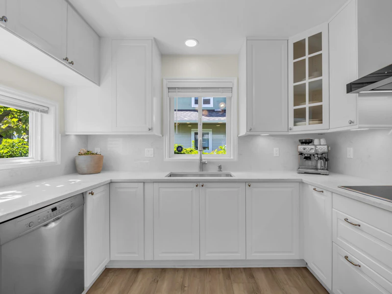5 - 1233 W 16th Street, North Vancouver BC V7P 1R5