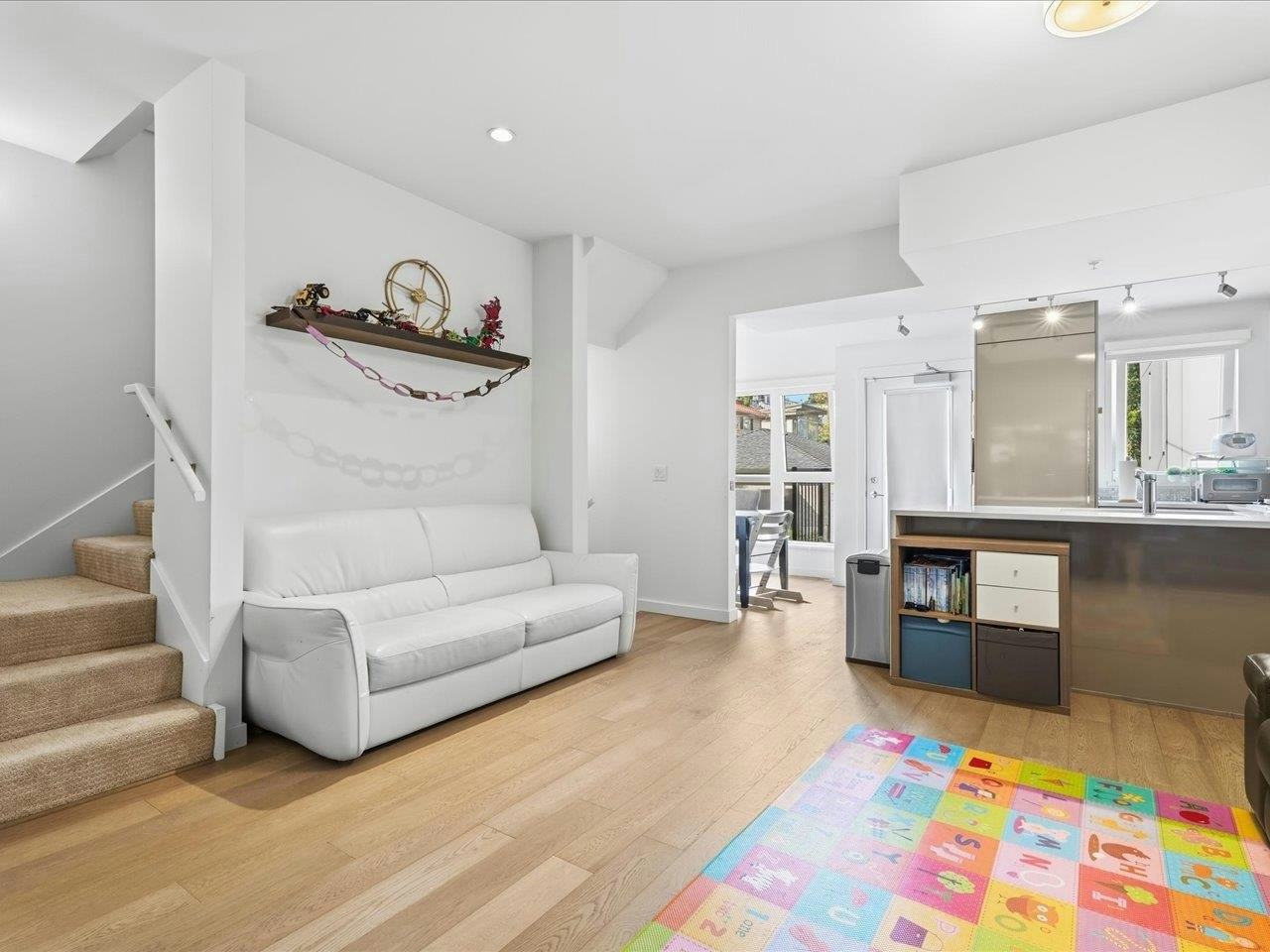 4183 Cambie Street - 4