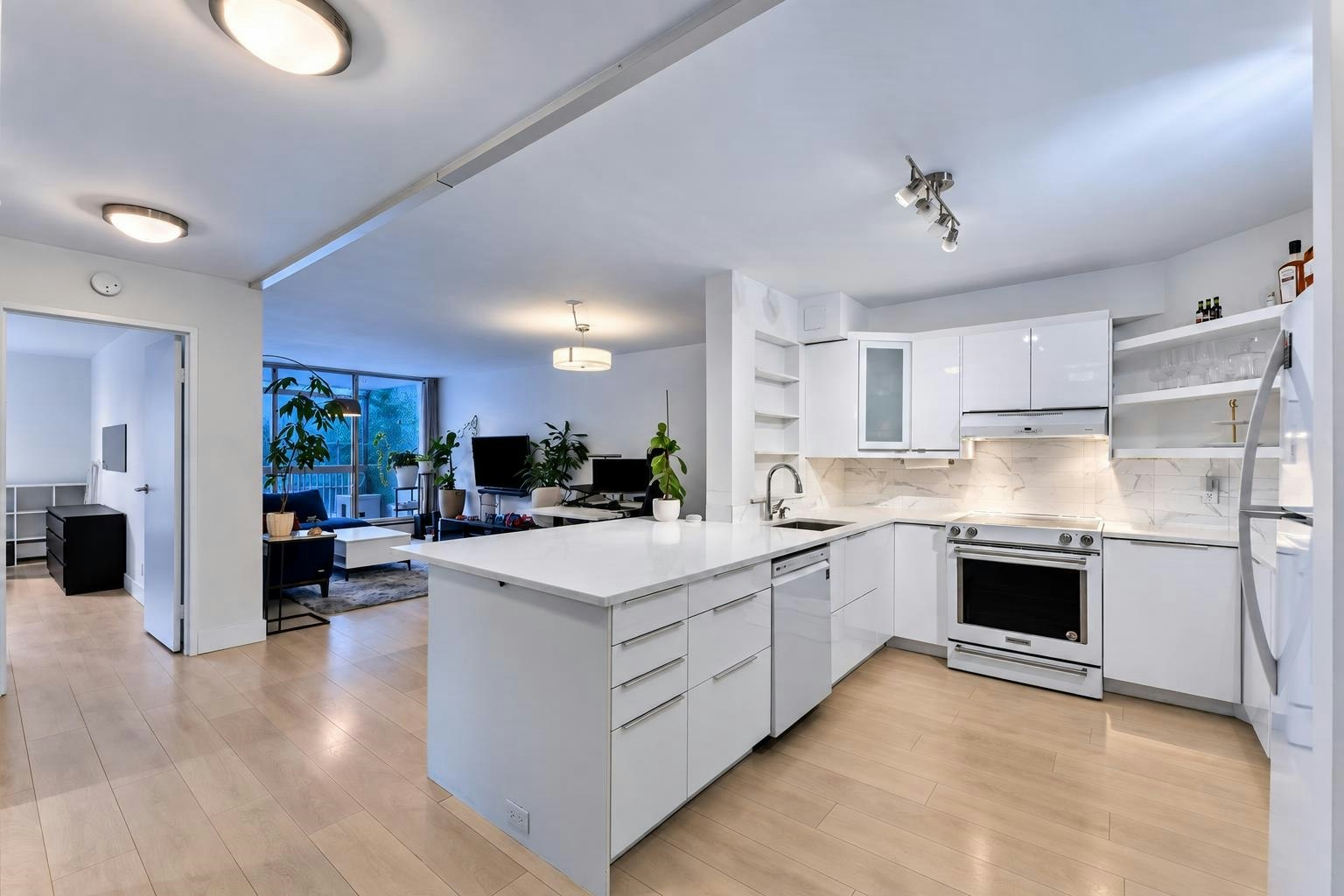 905-2024 Fullerton Avenue, North Vancouver, BC, V7P 3G4