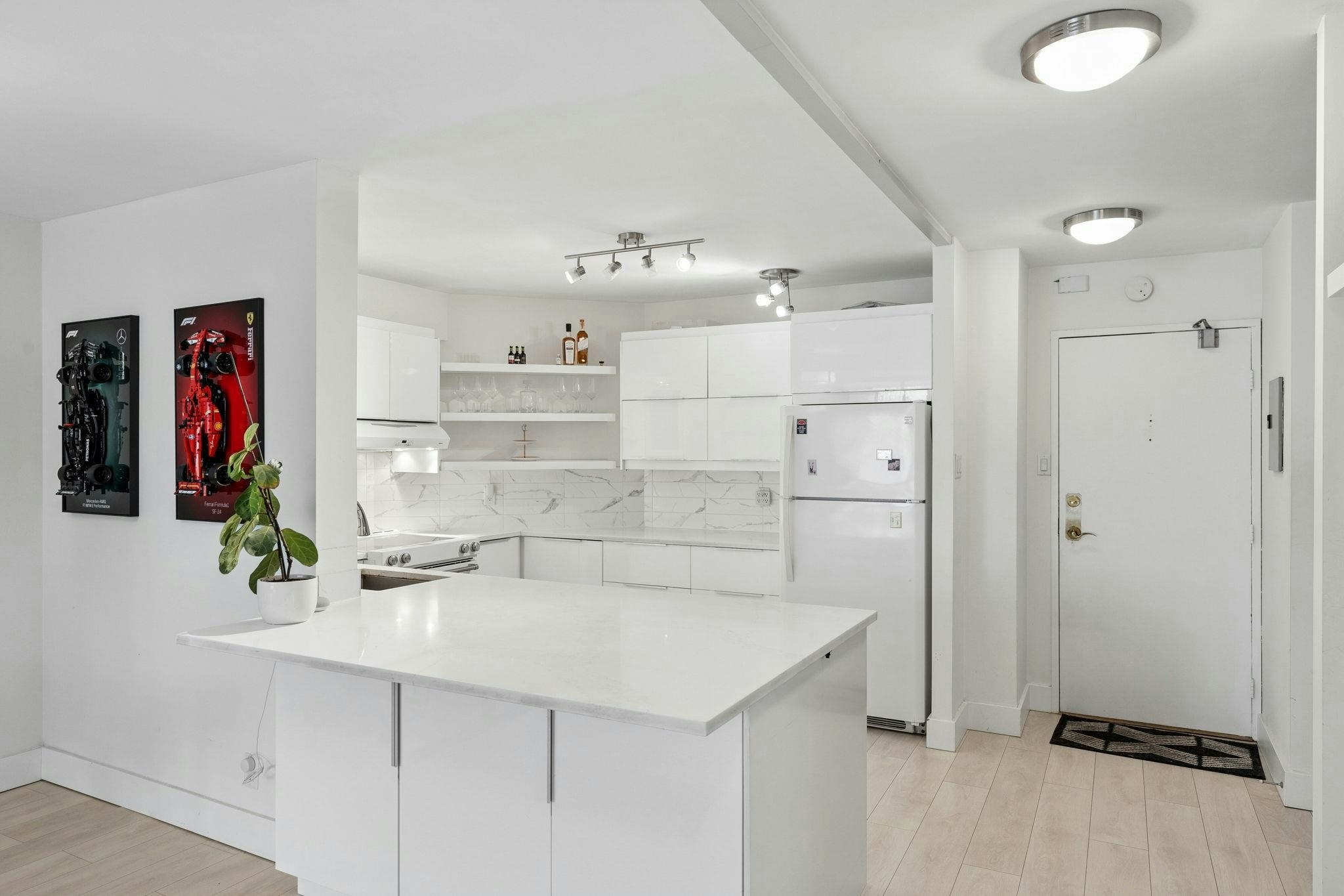 905-2024 Fullerton Avenue, North Vancouver, BC, V7P 3G4 - 3