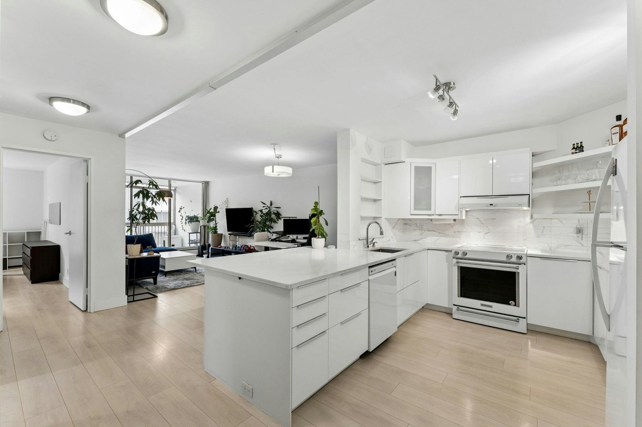 905-2024 Fullerton Avenue, North Vancouver, BC, V7P 3G4 - 4