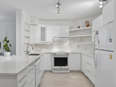 905-2024 Fullerton Avenue - 5