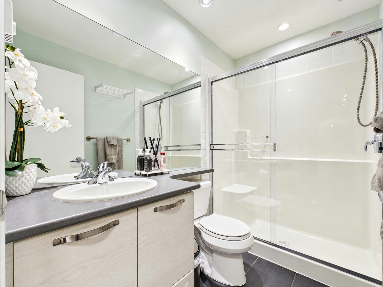 204-7428 Byrnepark, Burnaby, BC, V3N 0B4 - 15