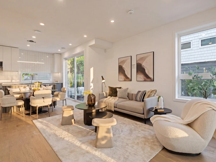 2796 Cambridge Street, Vancouver, BC, V5K 1L7