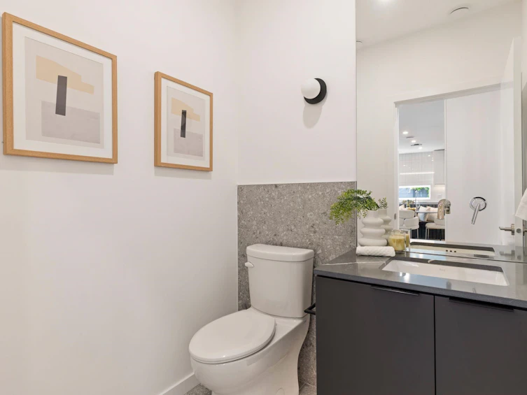 2796 Cambridge Street, Vancouver, BC, V5K 1L7 - 9