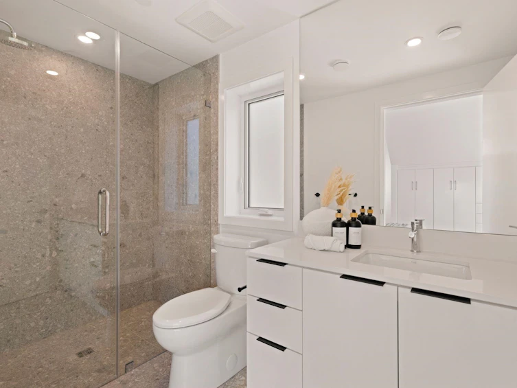 2796 Cambridge Street, Vancouver, BC, V5K 1L7 - 13