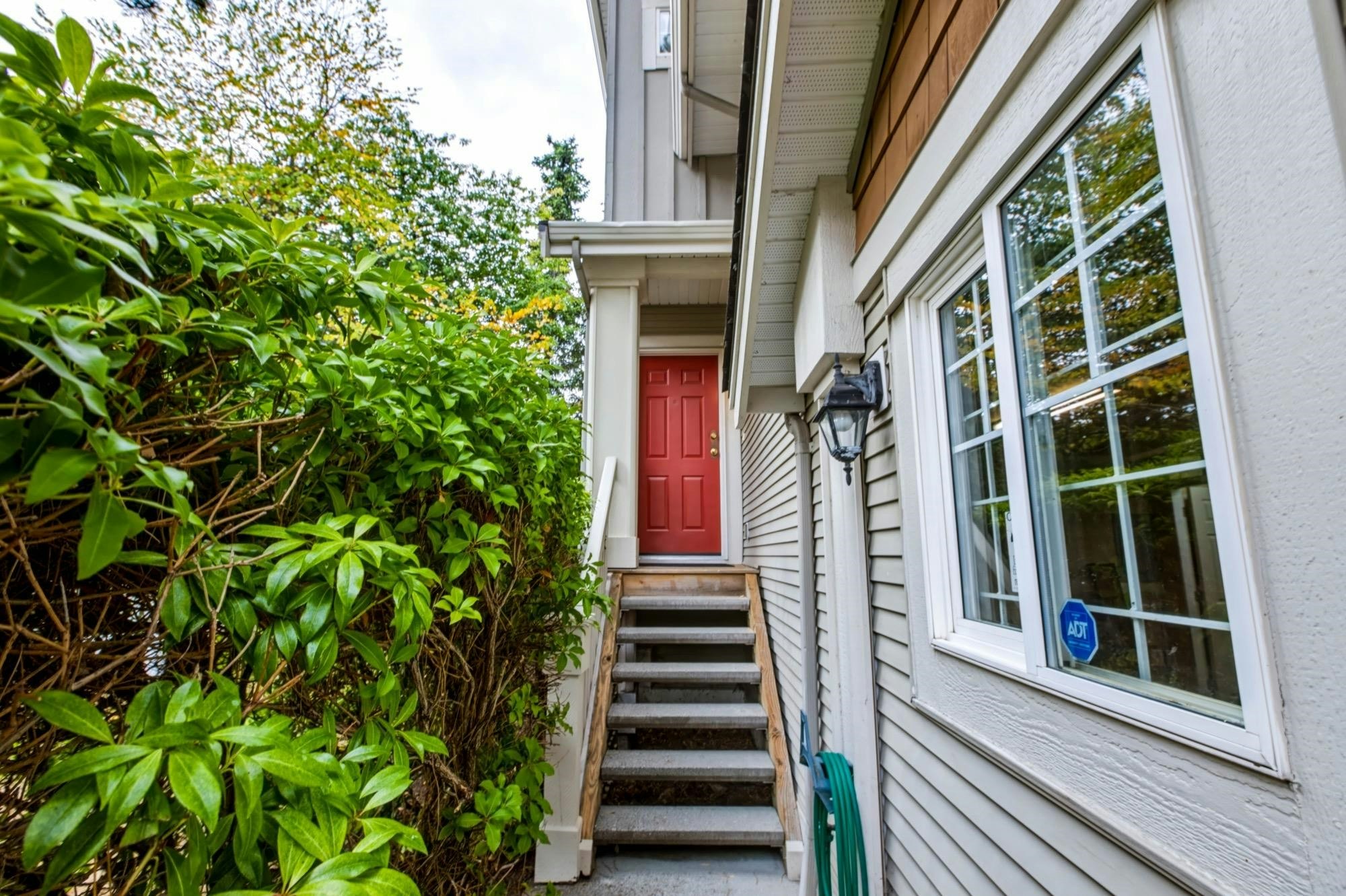 67-14877 58 Avenue - 2