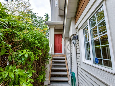 67-14877 58 Avenue - 2