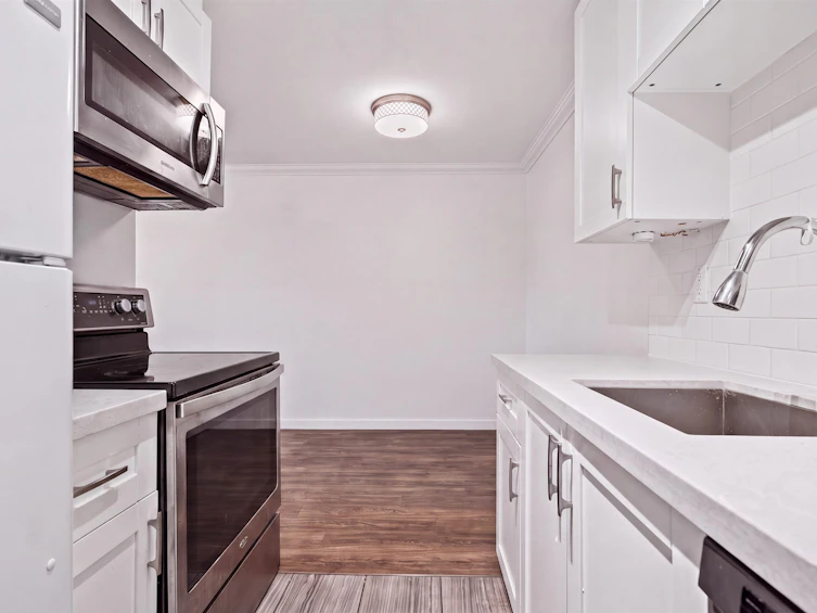 206-853 E 7 Avenue, Vancouver, BC, V5T 1P4 - 11