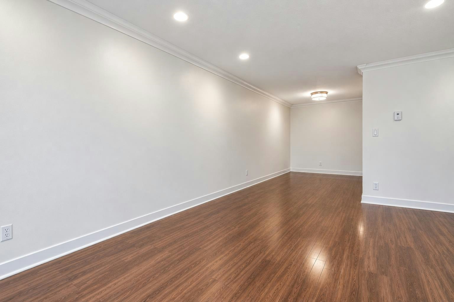 206-853 E 7 Avenue - 5