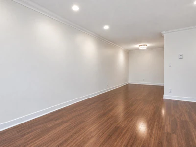 206-853 E 7 Avenue - 5