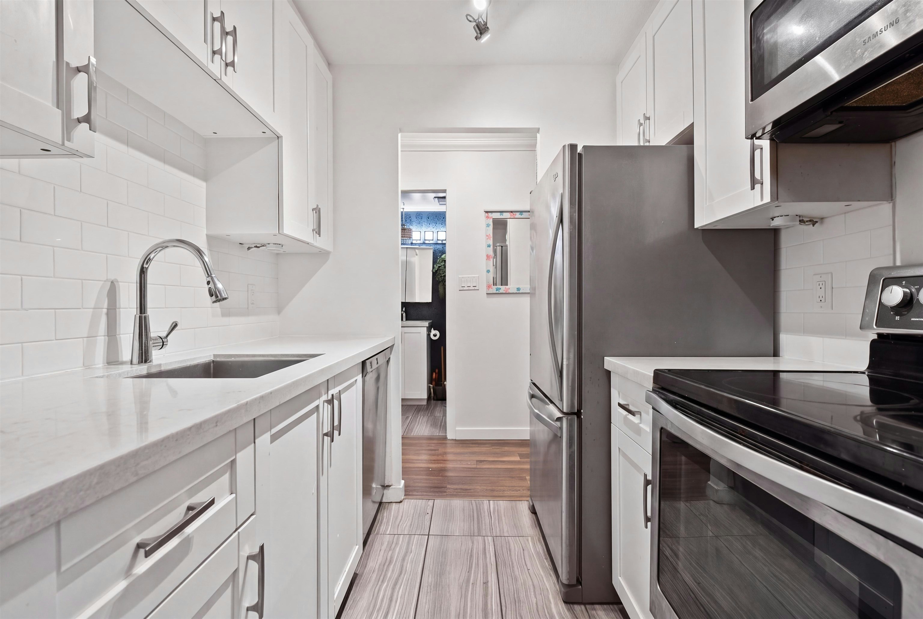 206-853 E 7 Avenue, Vancouver, BC, V5T 1P4 - 10