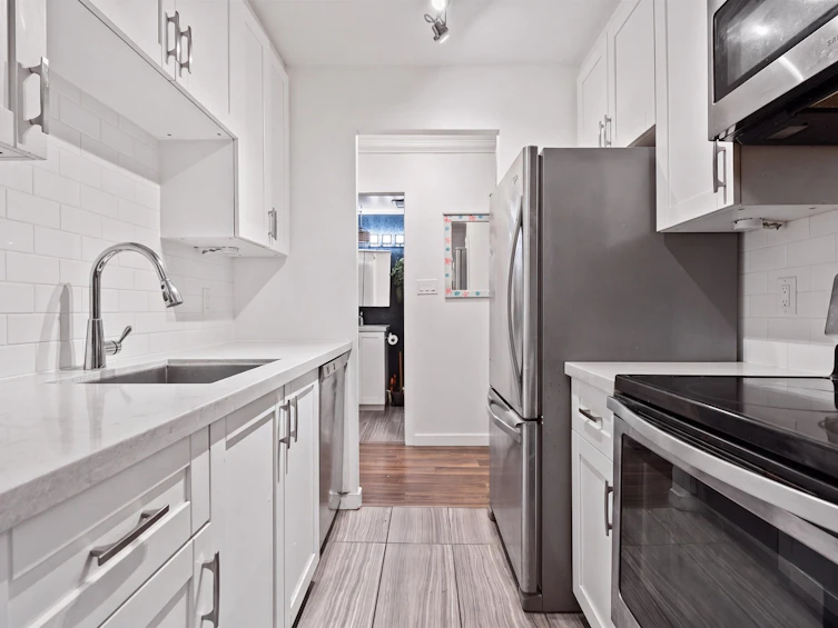 206-853 E 7 Avenue, Vancouver, BC, V5T 1P4 - 10