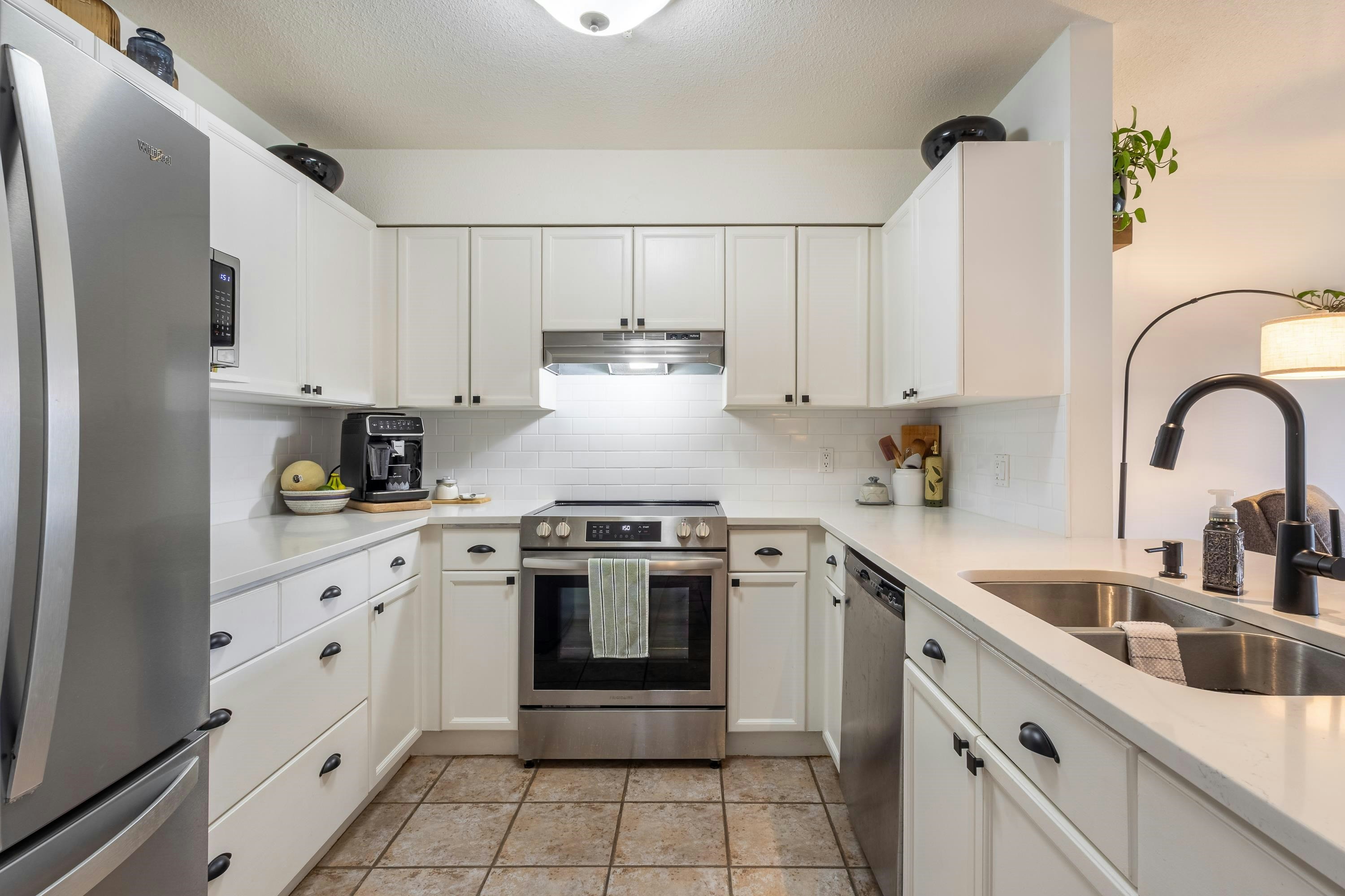 102-5711 Ebbtide Street, Sechelt, BC, V7Z 0J5 - 16