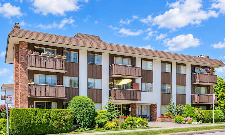202-1345 Chesterfield Avenue