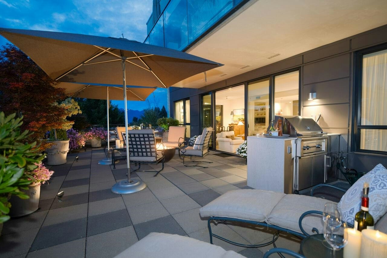 302-4427 Cambie Street, Vancouver, BC, V5Z 2Y8