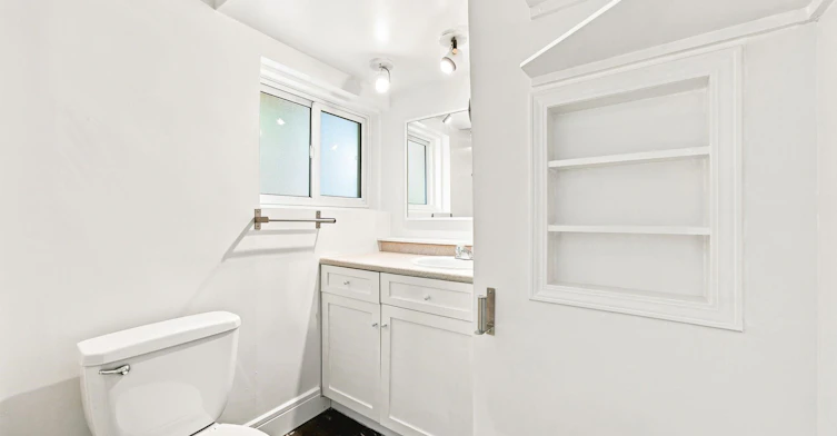 338 St. Georges Avenue, North Vancouver, BC, V7L 3G9 - 10