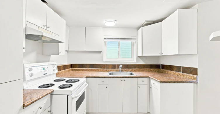 338 St. Georges Avenue, North Vancouver, BC, V7L 3G9 - 2