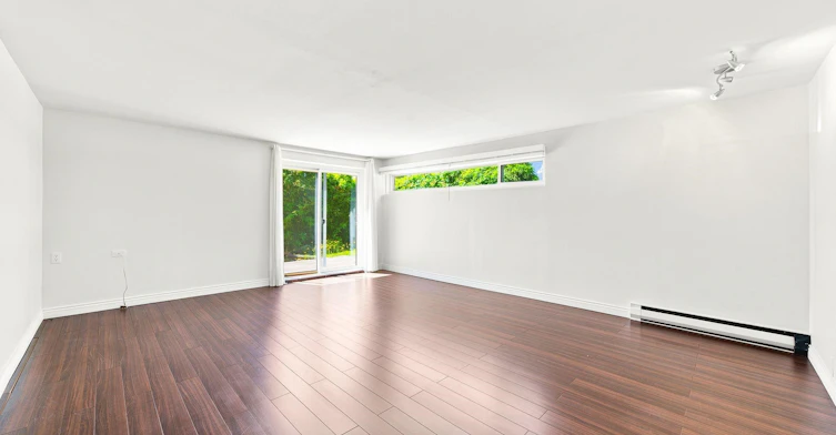 338 St. Georges Avenue, North Vancouver, BC, V7L 3G9 - 3